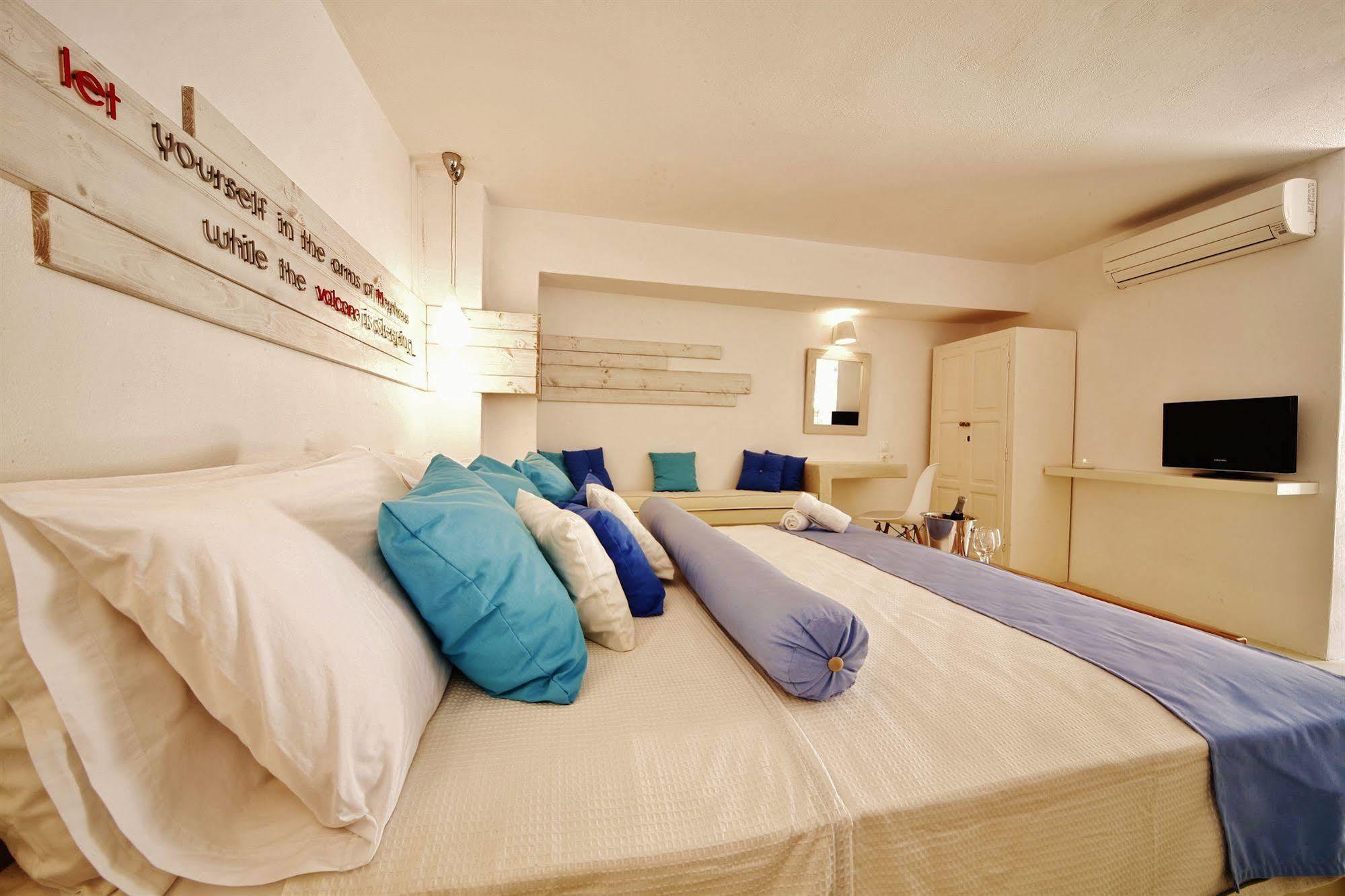 Chroma Suites Oía Exterior foto