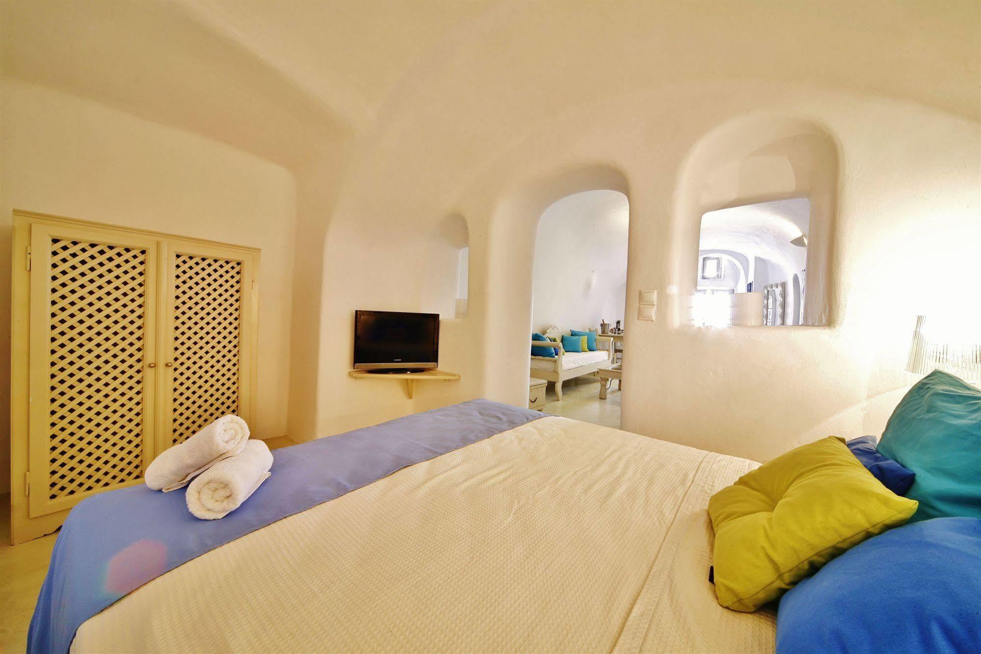 Chroma Suites Oía Exterior foto